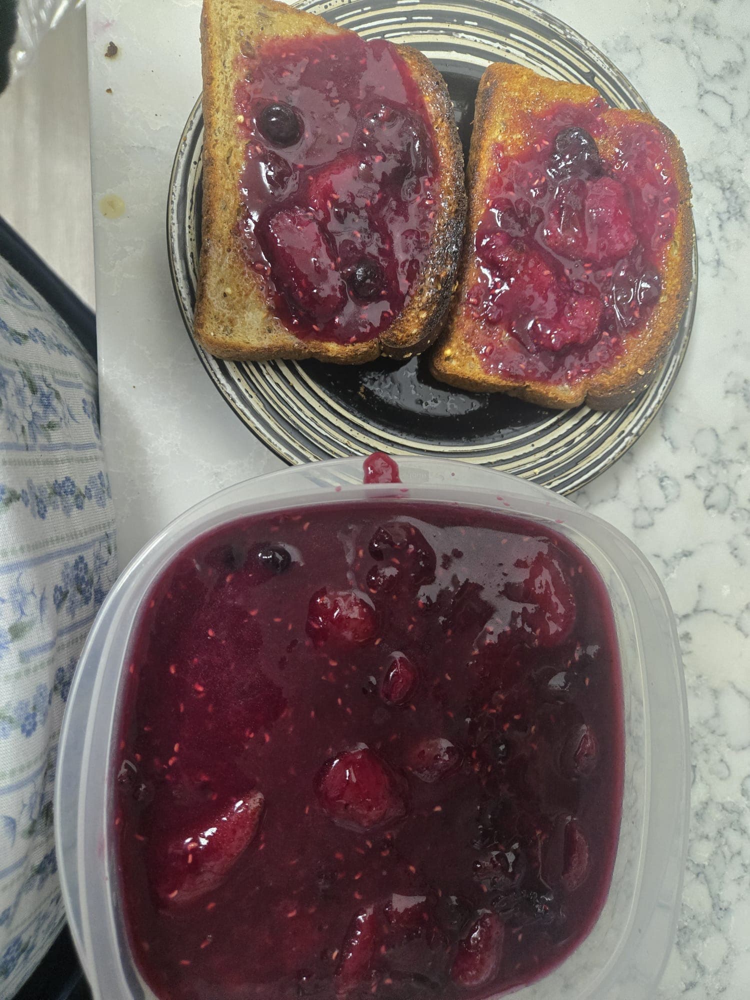 Fresh fruit jams
